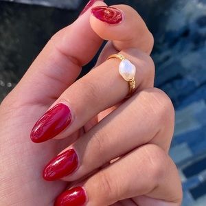 Cultured pearl wired ring can be hand-made in gold or silver wire